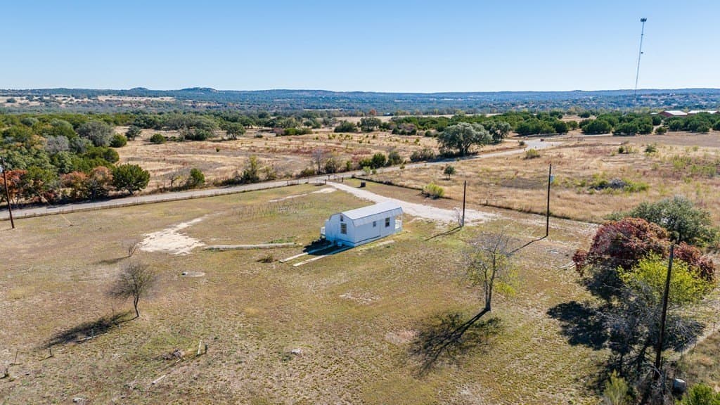 10 acres in Blanco County gallery image 4