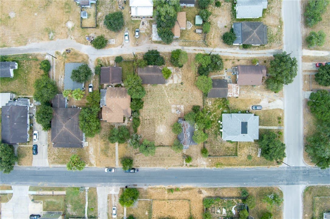0.32 acres in Kleberg County - photo 3