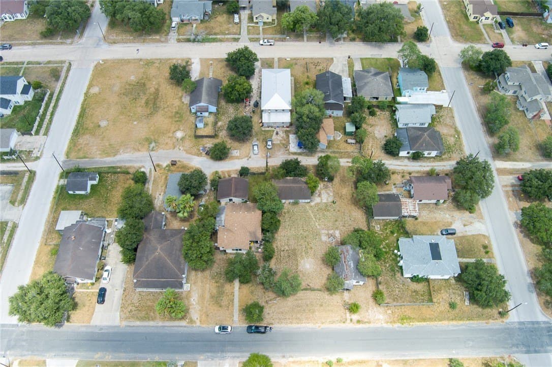 0.32 acres in Kleberg County - photo 4