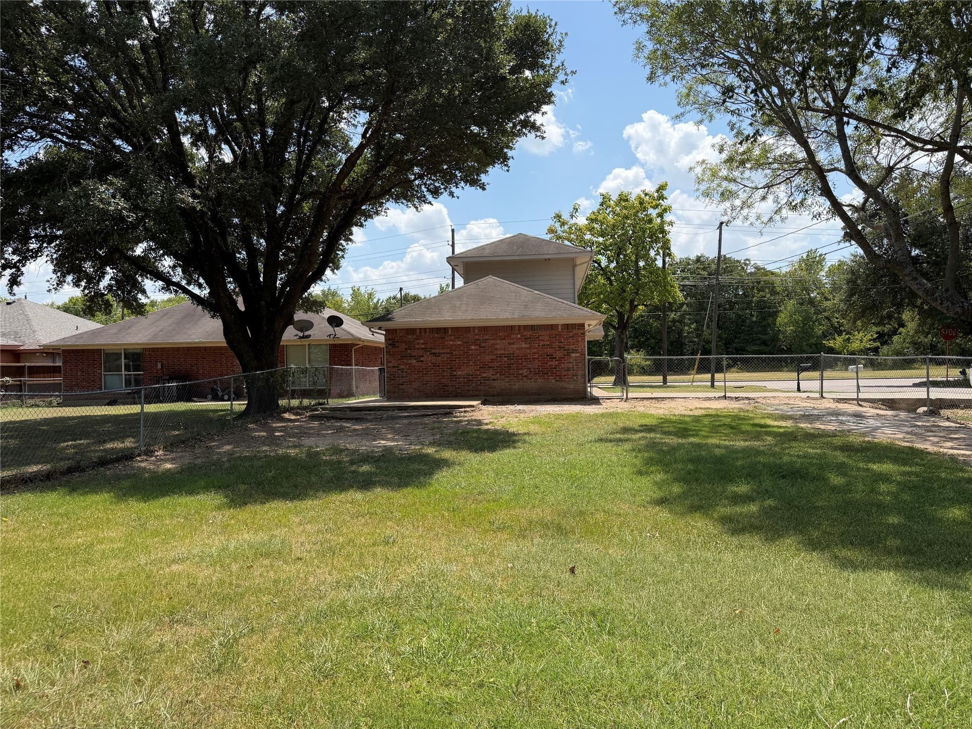 1,901.87 acres in Dallas County - photo 24