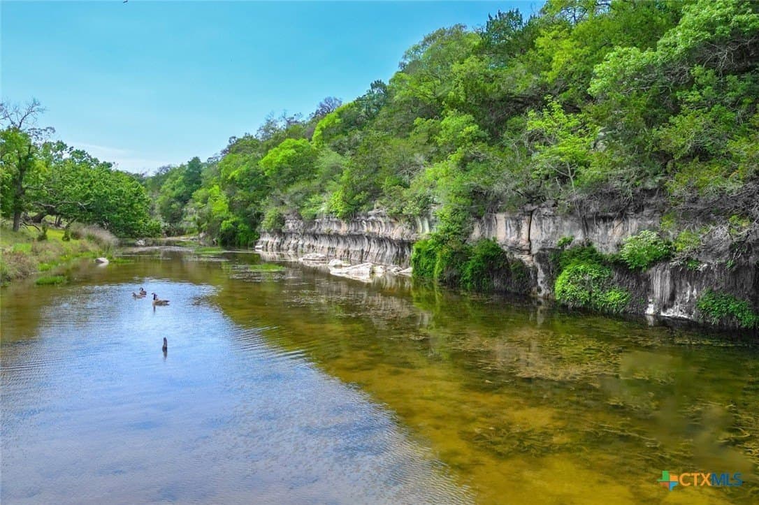 10.57 acres in Gillespie County - photo 3