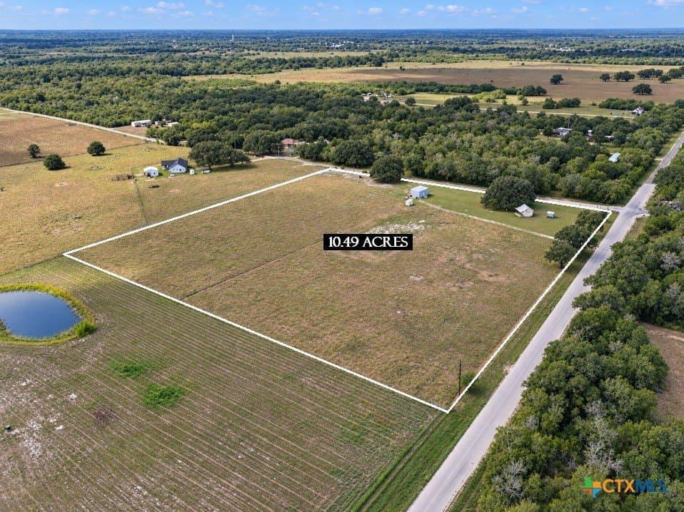 10.49 acres in Goliad County - photo 3