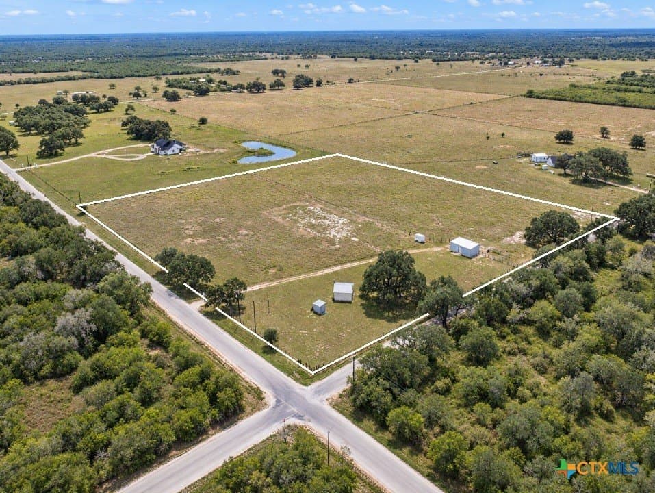 10.49 acres in Goliad County - photo 2