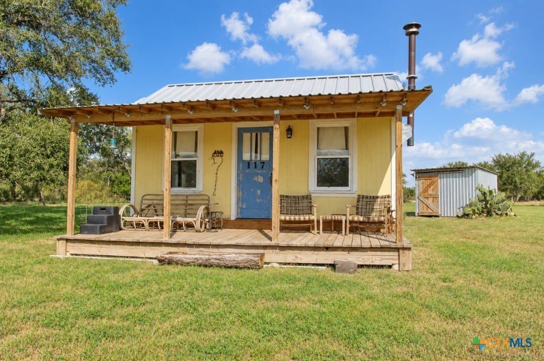 10.49 acres in Goliad County - photo 5