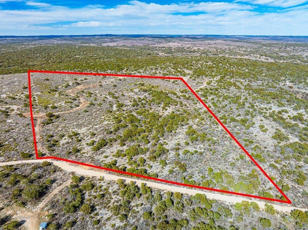 20.01 acres in Uvalde County - photo 10