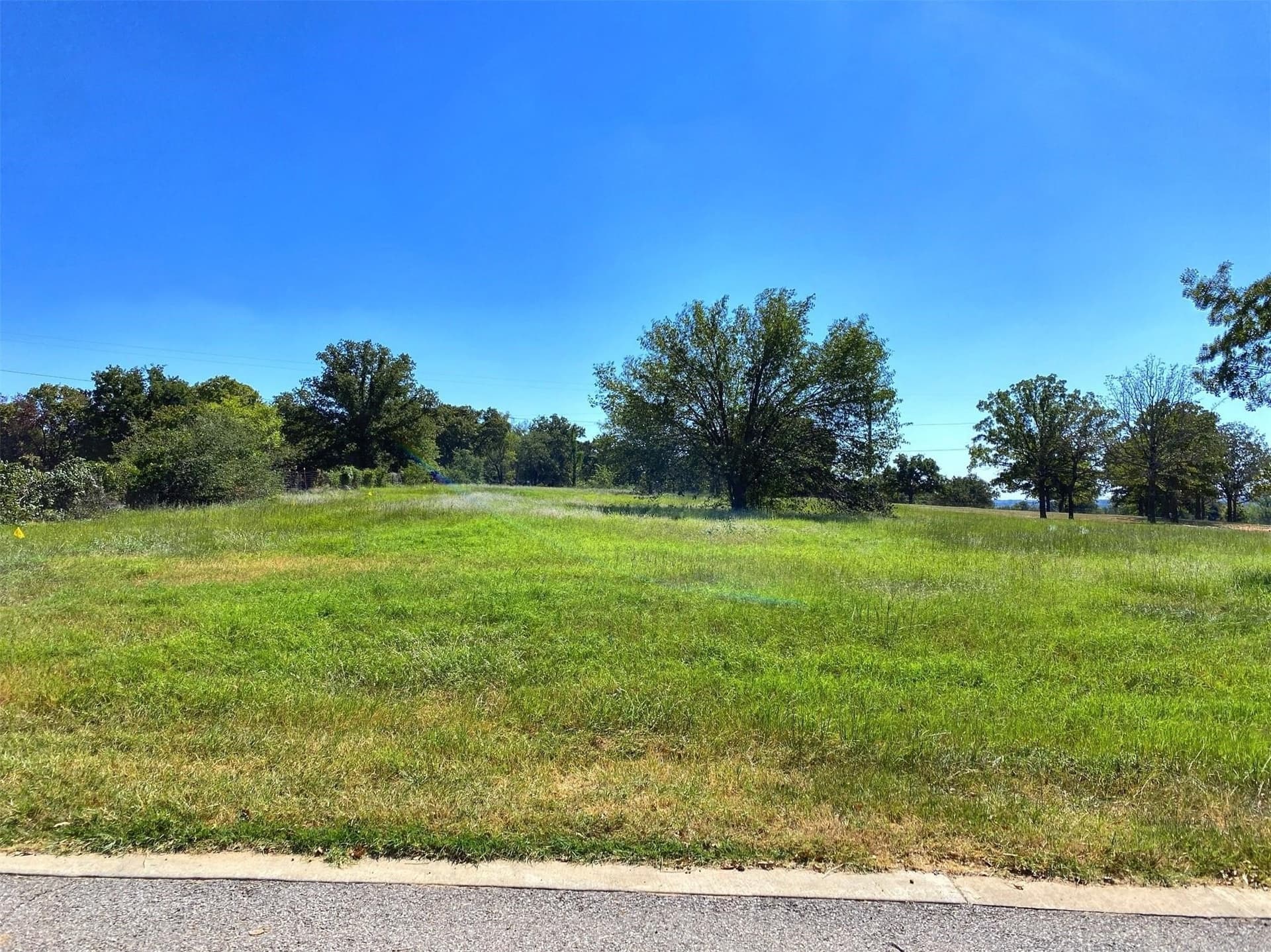 1.06 acres in Johnson County gallery image 2
