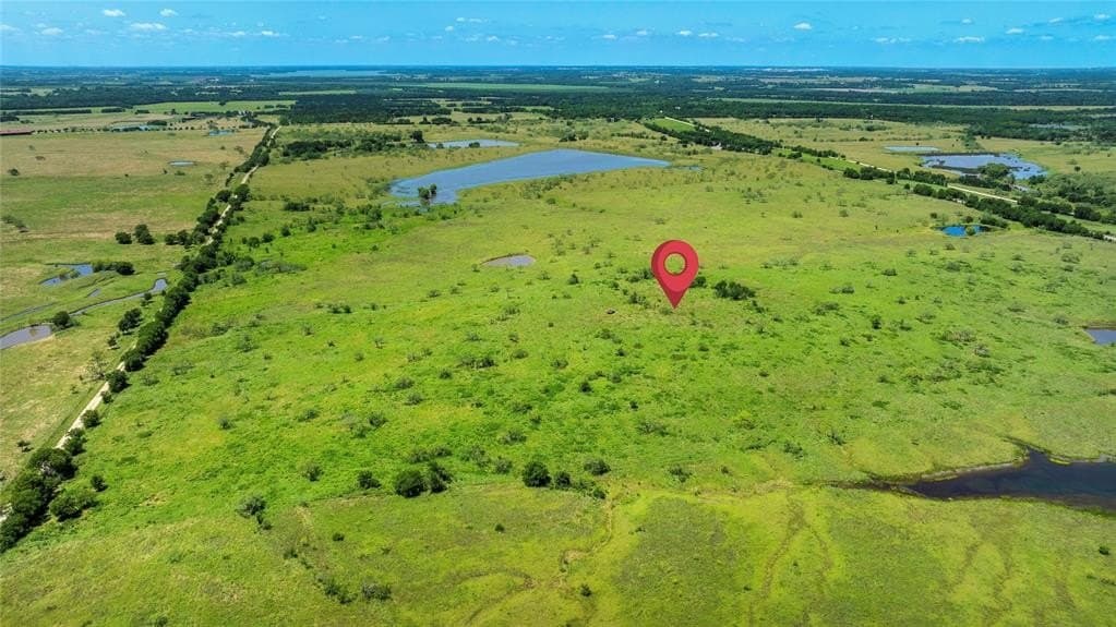 100 acres in Navarro County