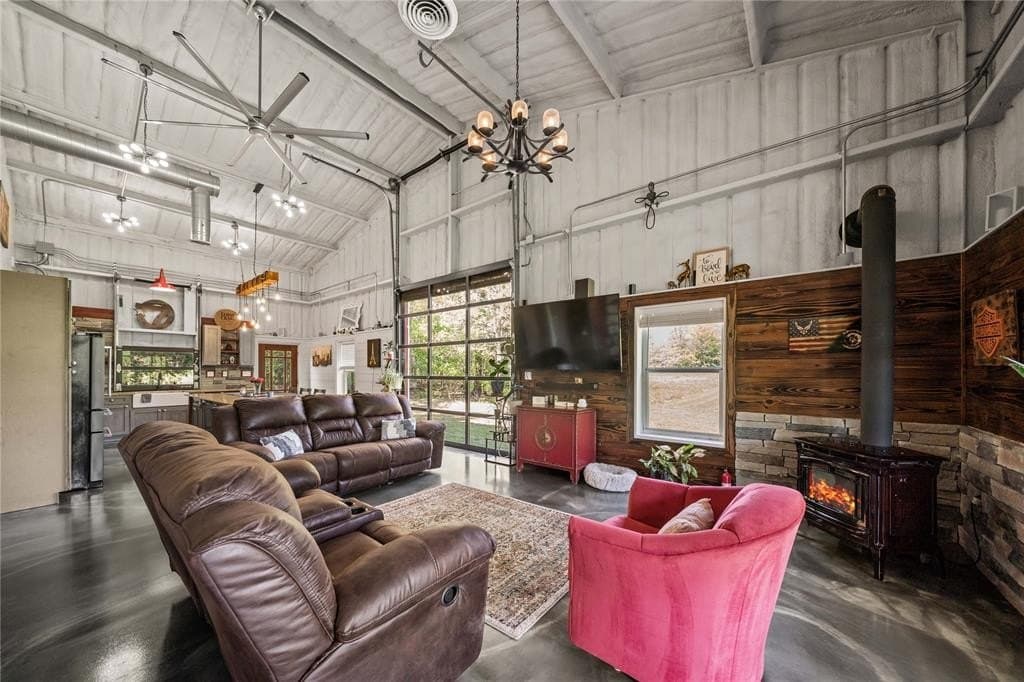 13.98 acres in Henderson County gallery image 3