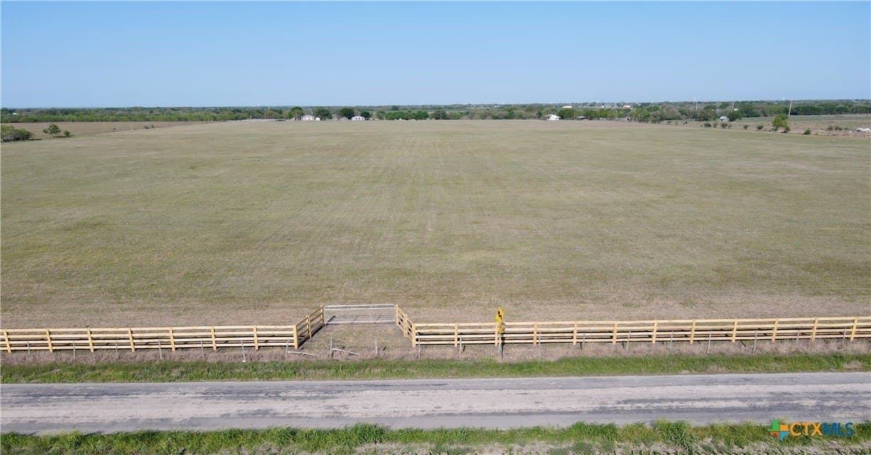 2.95 acres in Guadalupe County gallery image 2