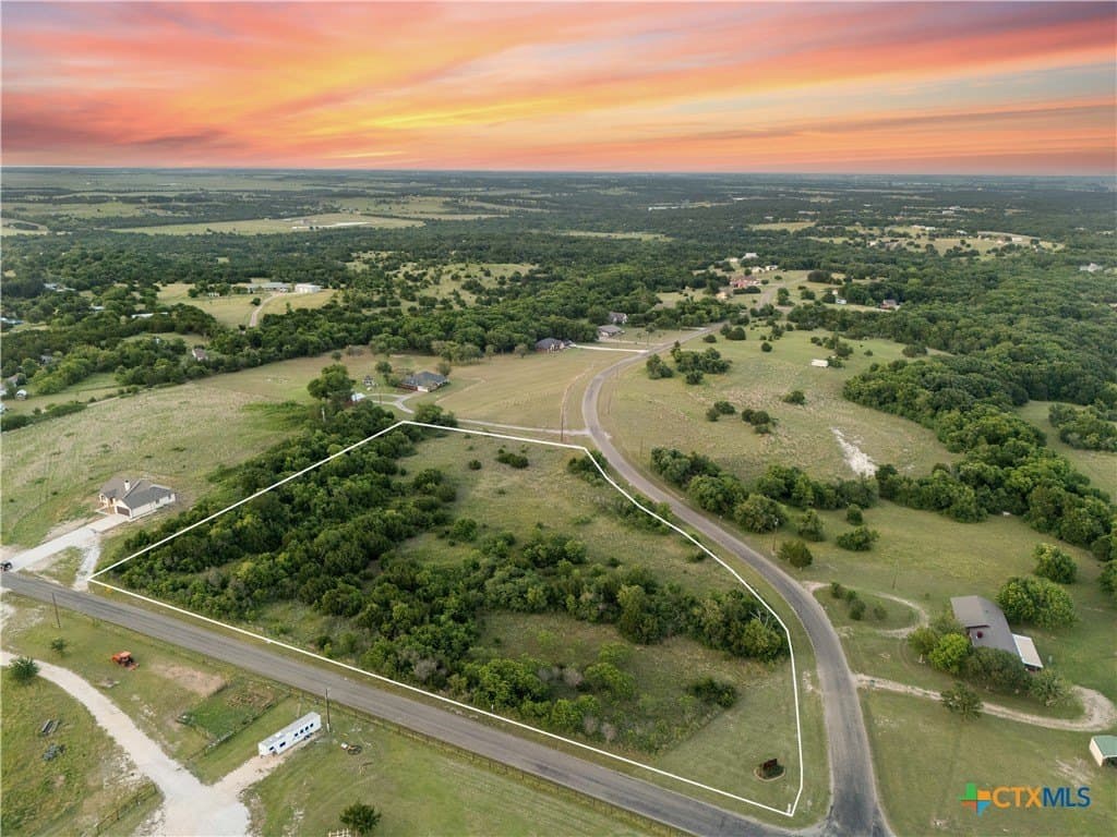 4.65 acres in McLennan County gallery image 2
