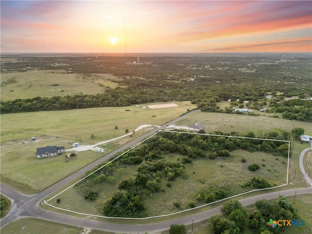 4.65 acres in McLennan County gallery image 4