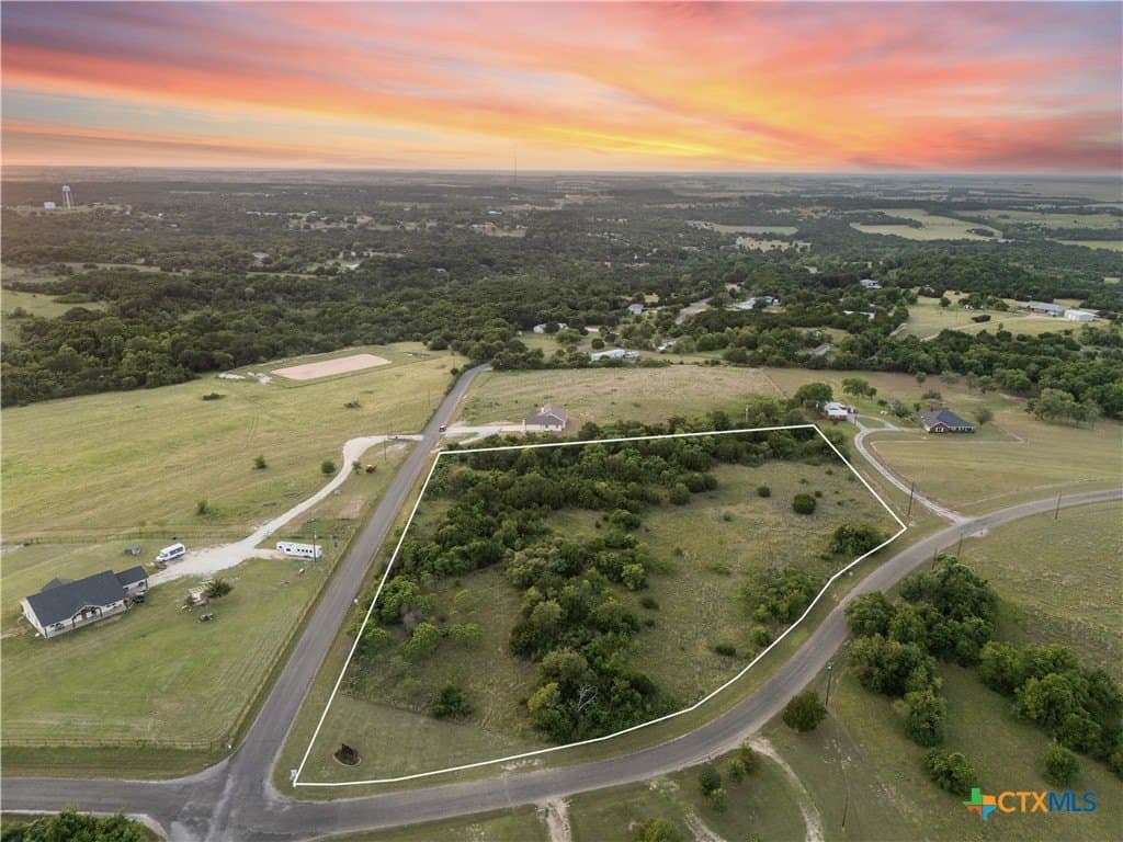 4.65 acres in McLennan County gallery image 3