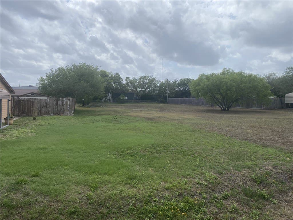 0.5 acres in Jim Wells County gallery image 2