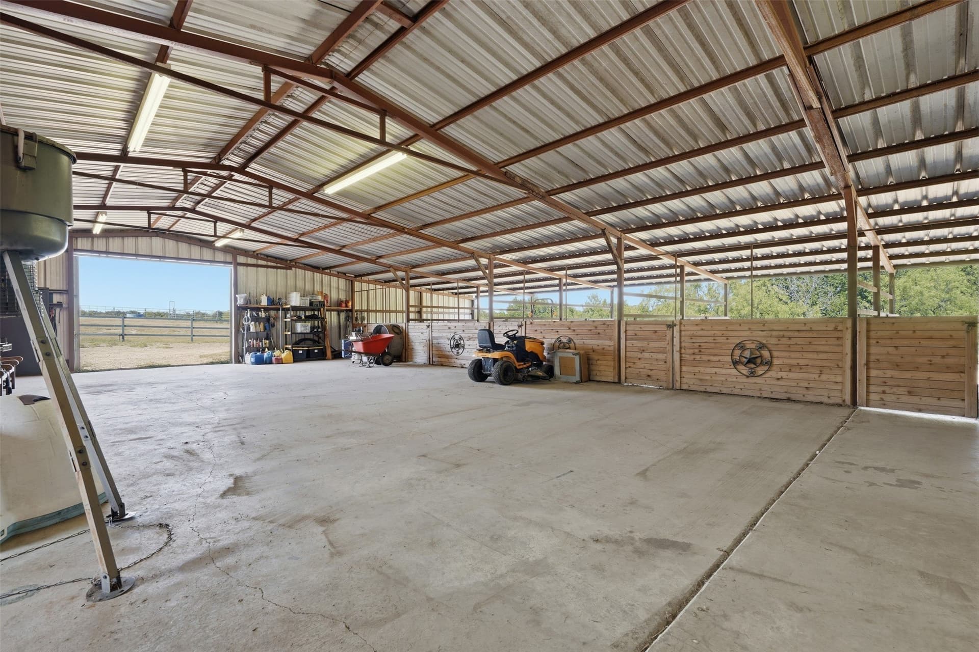 14.85 acres in Tarrant County - photo 36