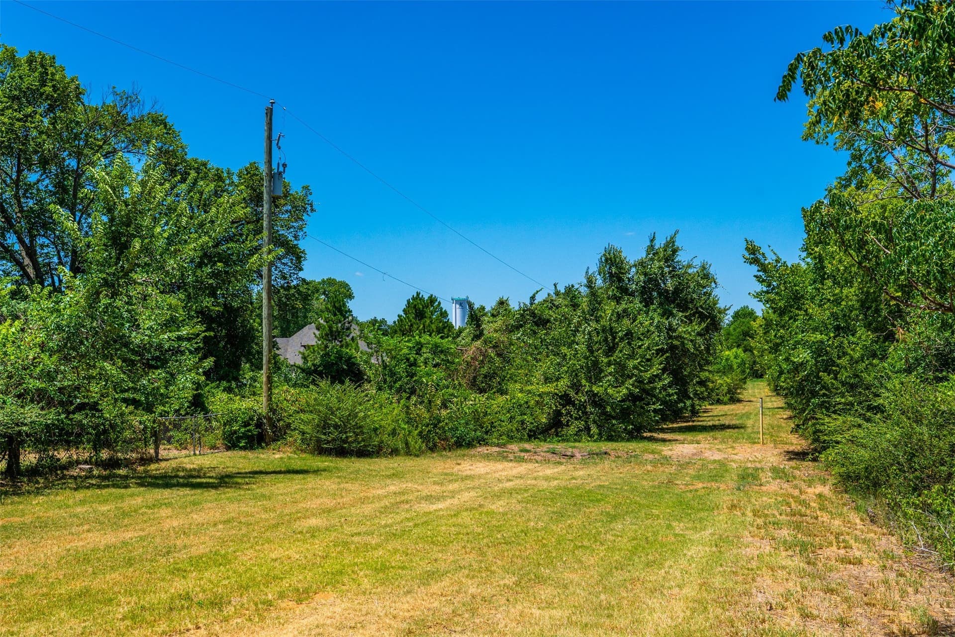 1.25 acres in Tarrant County - photo 4
