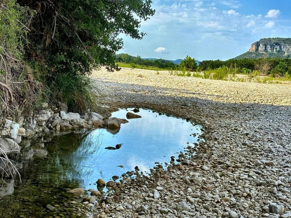 130 acres in Edwards County