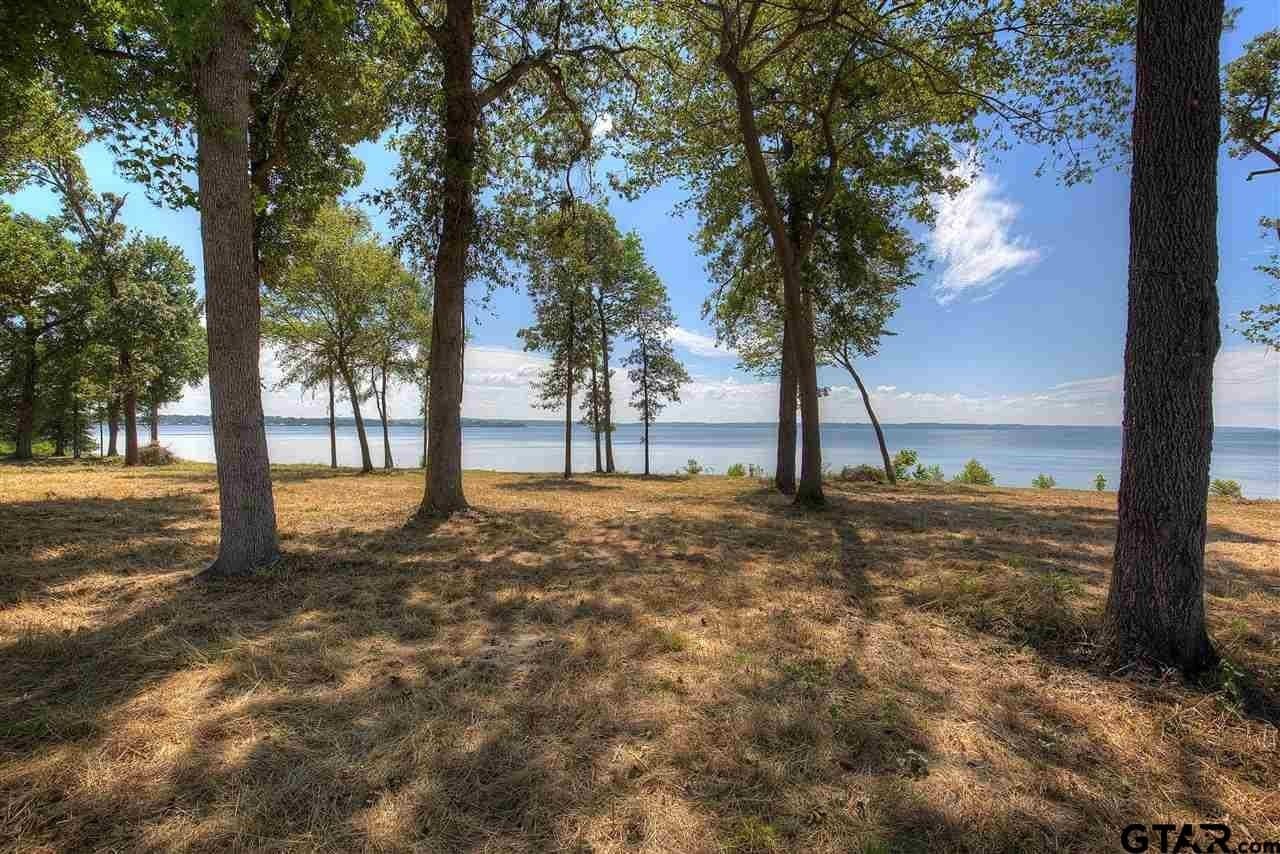 1.35 acres in Henderson County gallery image 4