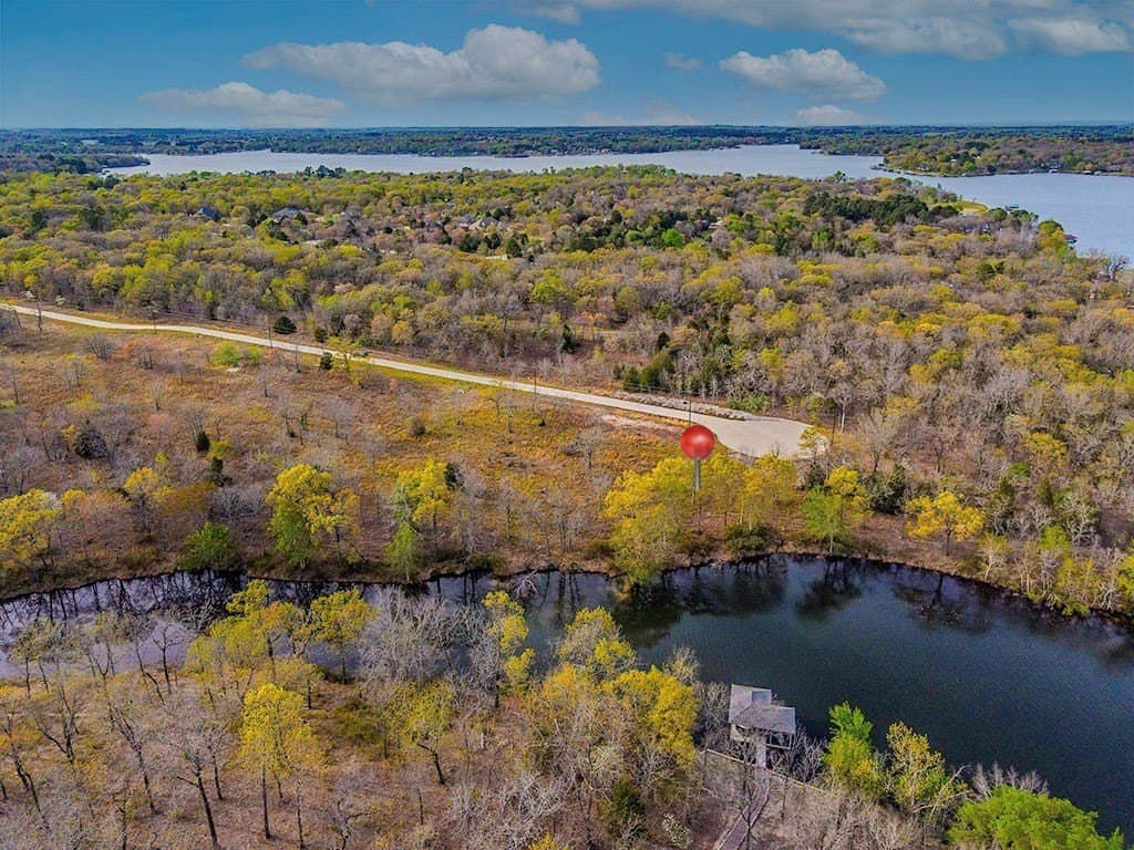 0.81 acres in Henderson County - photo 14