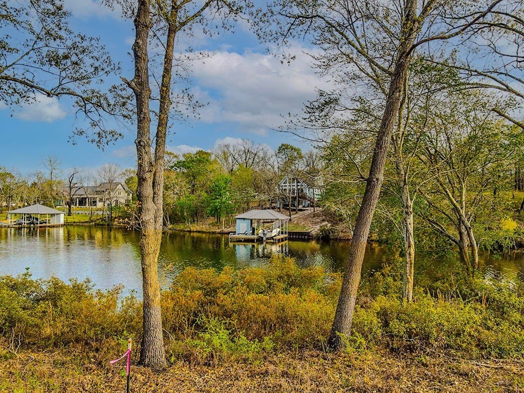0.81 acres in Henderson County - photo 13