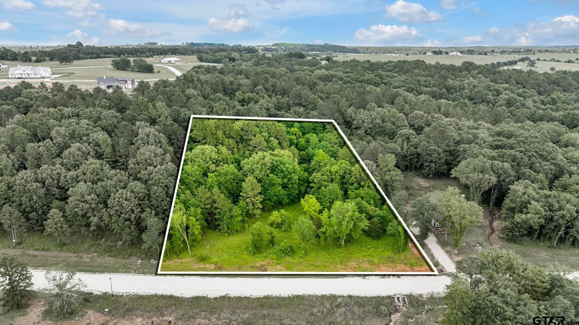 2.21 acres in Smith County gallery image 3