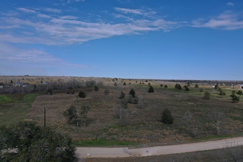 3.7 acres in Gonzales County featured view