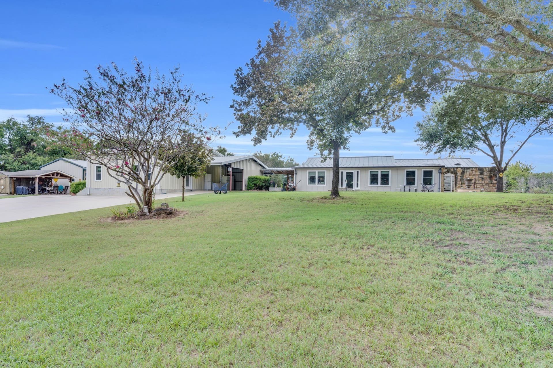 15.59 acres in Ellis County
