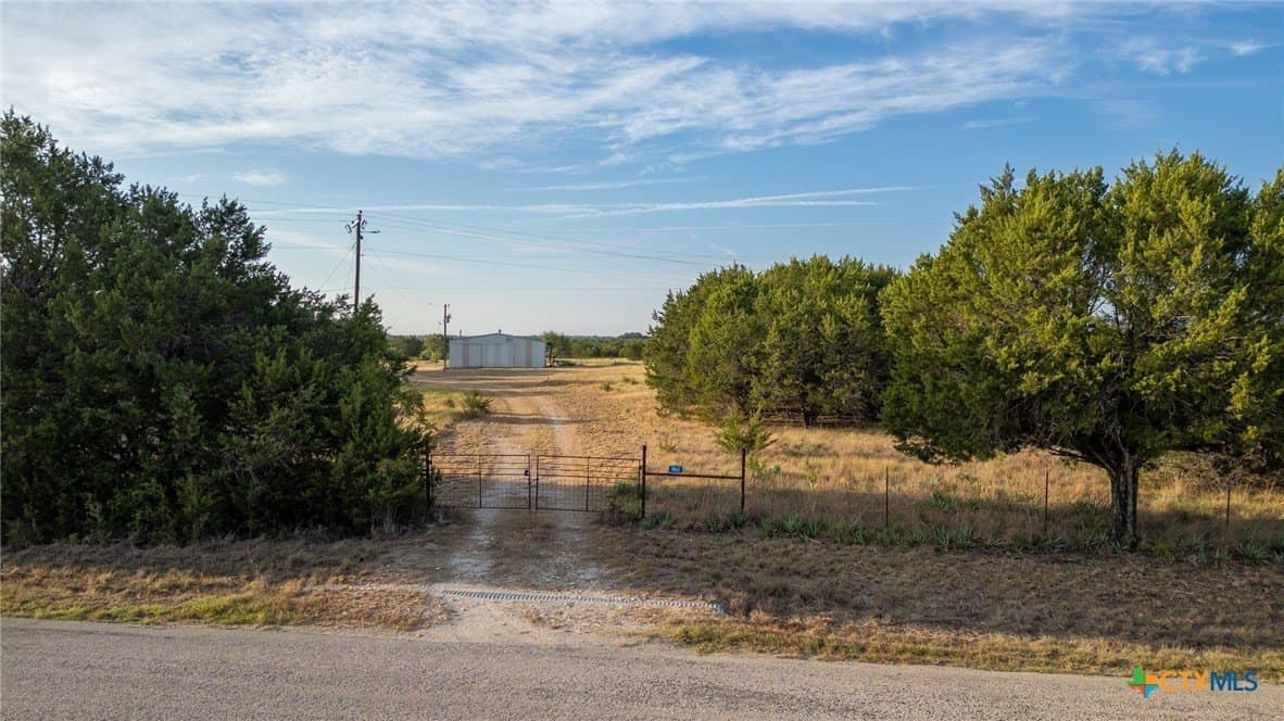 18.21 acres in Lampasas County