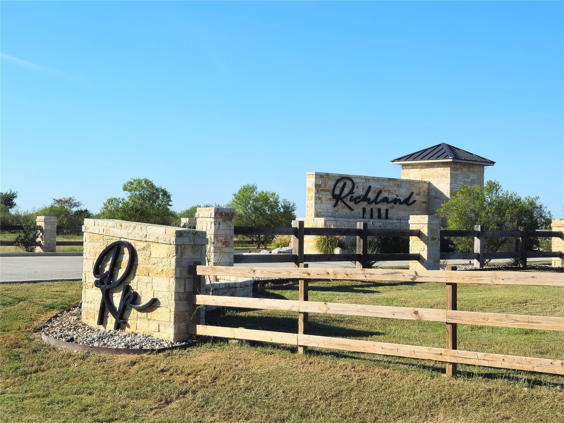 1.26 acres in Navarro County - photo 31