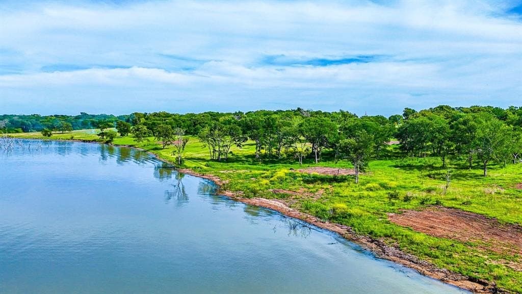 1.1 acres in Navarro County gallery image 4