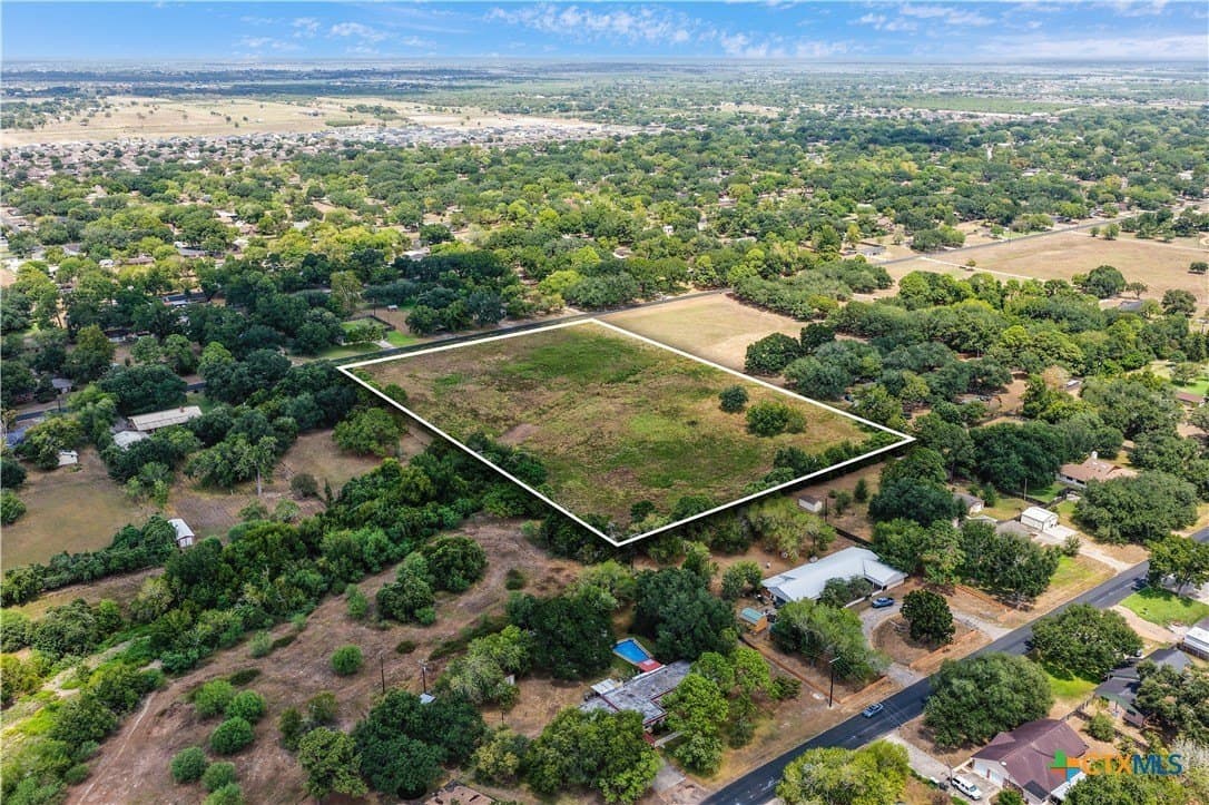 6.88 acres in Victoria County