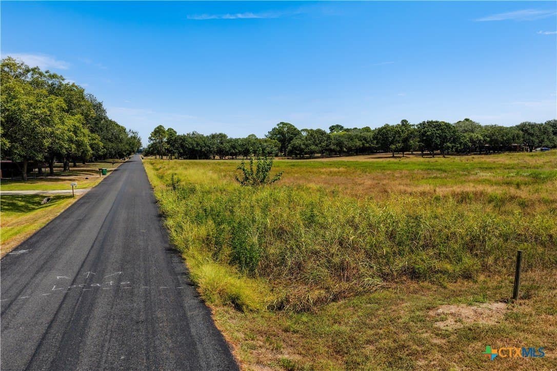 6.88 acres in Victoria County - photo 6