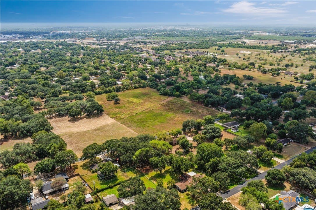 6.88 acres in Victoria County - photo 3