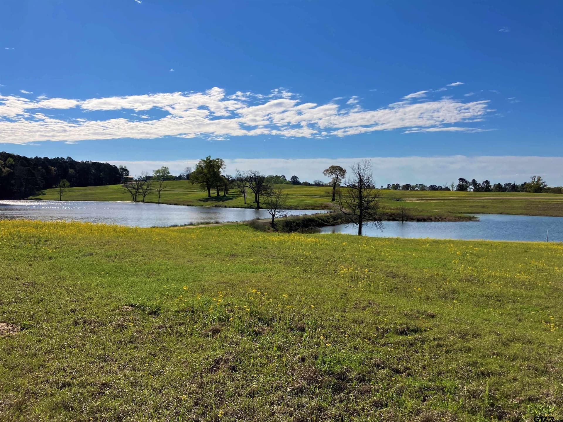 2 acres in Upshur County