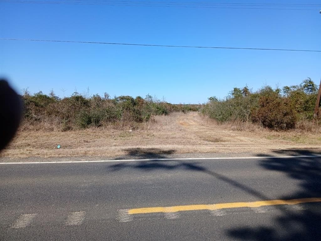 10 acres in Hardin County gallery image 3