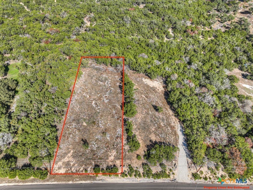 0.85 acres in Comal County gallery image 3
