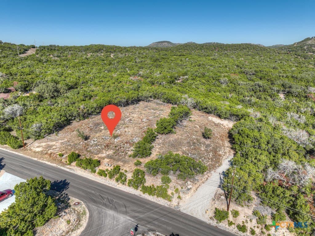 0.85 acres in Comal County gallery image 4
