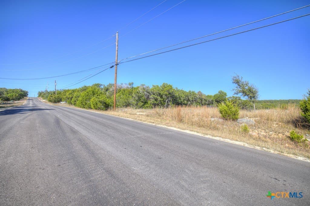0.85 acres in Comal County - photo 12