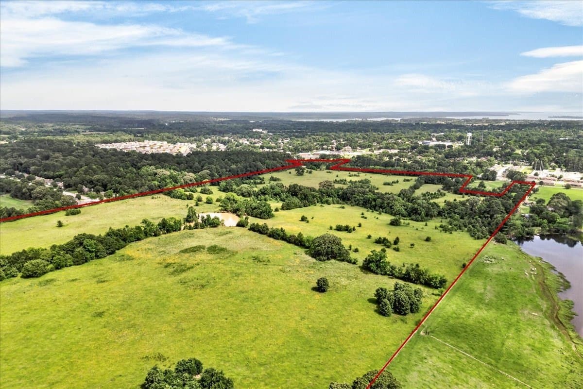 129 acres in Henderson County featured view