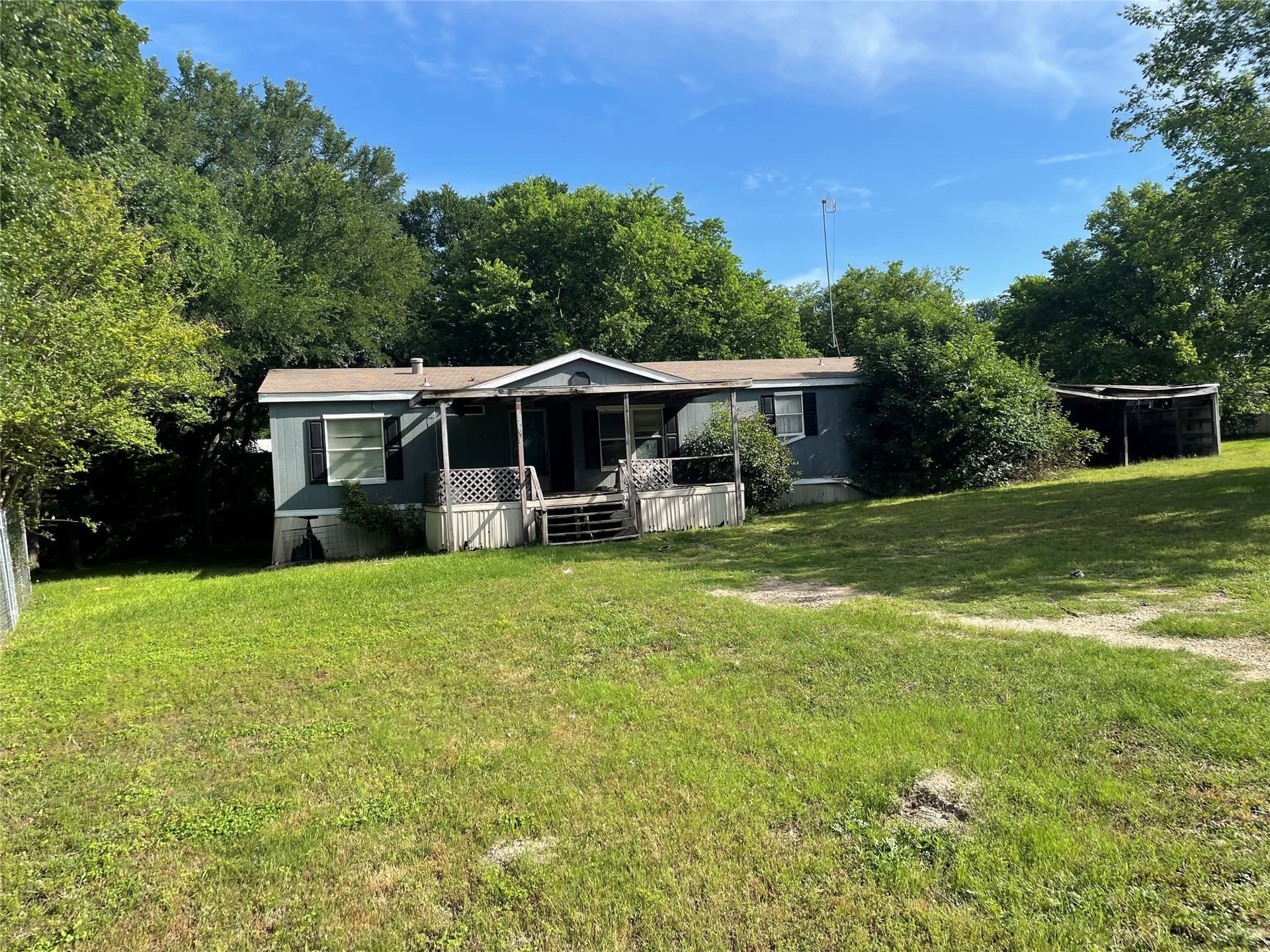 0.5 acres in Ellis County gallery image 2