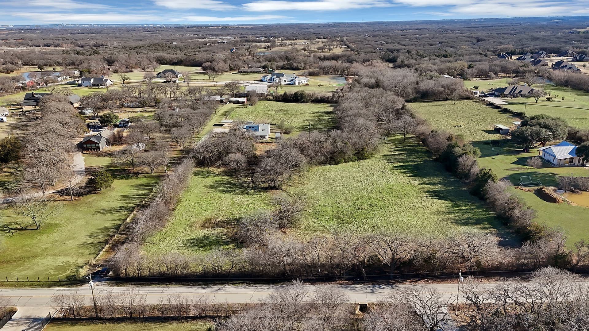 7.6 acres in Tarrant County - photo 2
