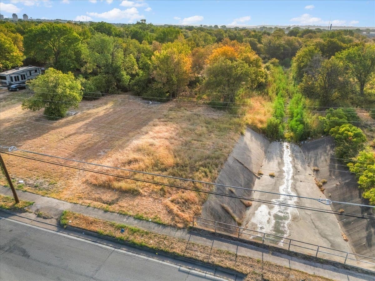 0.24 acres in Tarrant County - photo 16