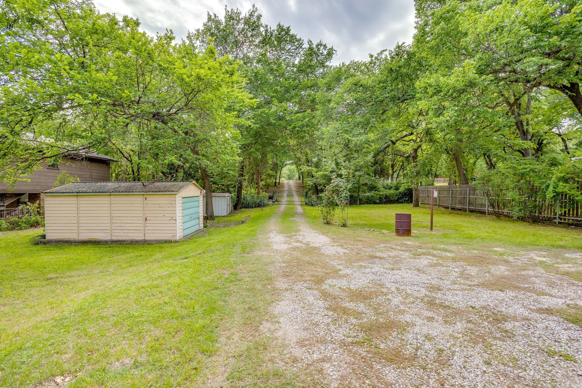 1.22 acres in Tarrant County - photo 8