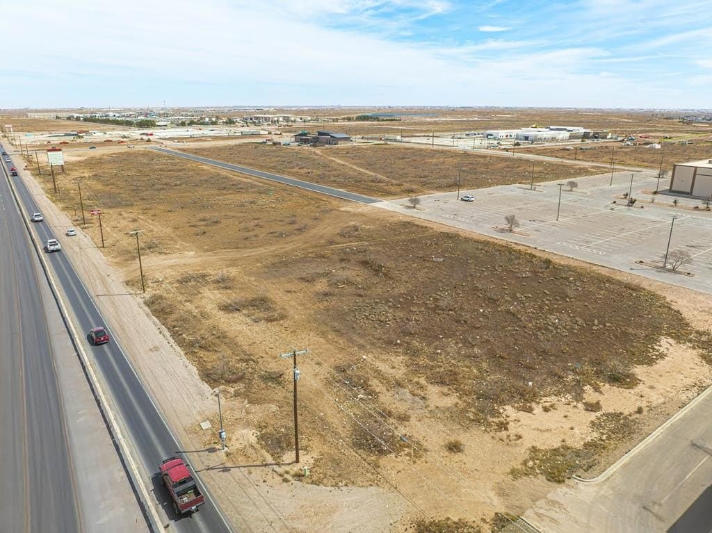 1.28 acres in Midland County gallery image 3