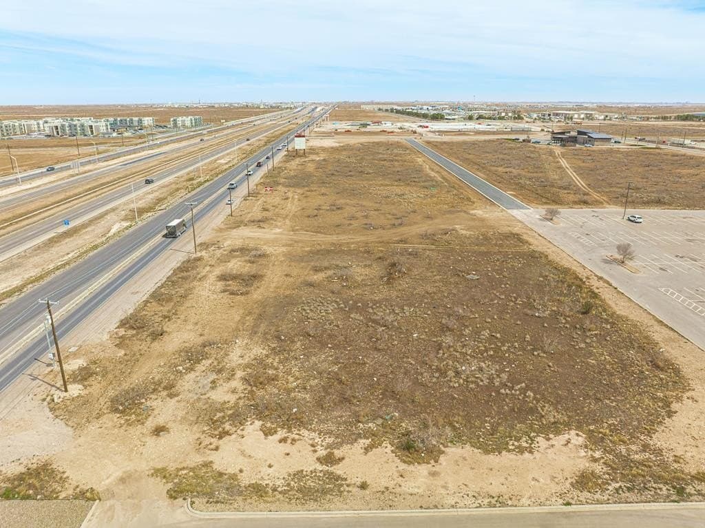 1.28 acres in Midland County gallery image 4