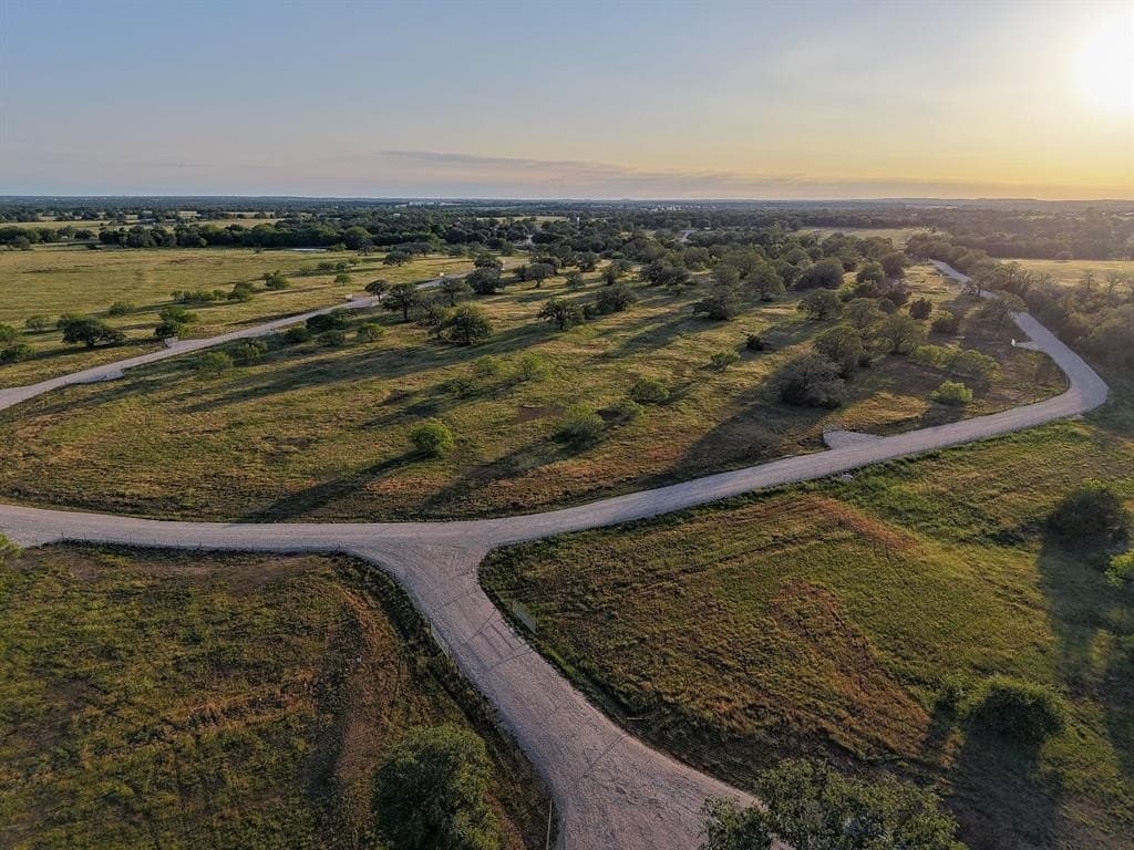 2 acres in Gonzales County