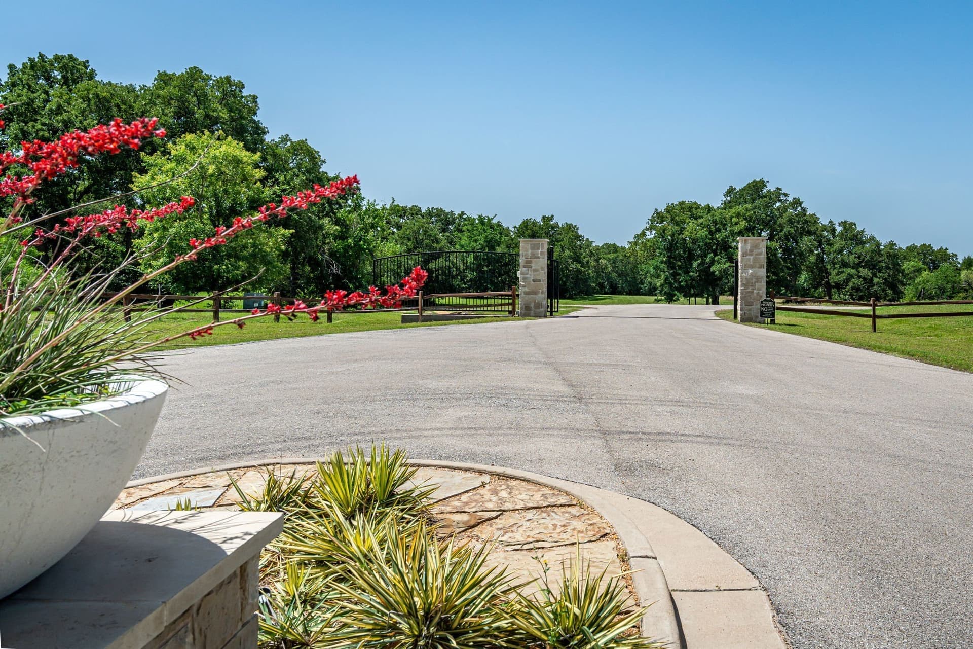 1.15 acres in Navarro County gallery image 4