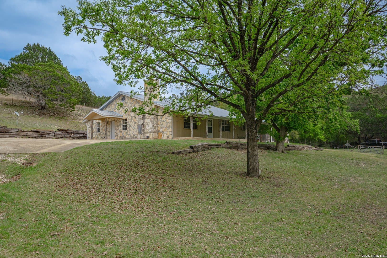 13.72 acres in Kerr County - photo 47