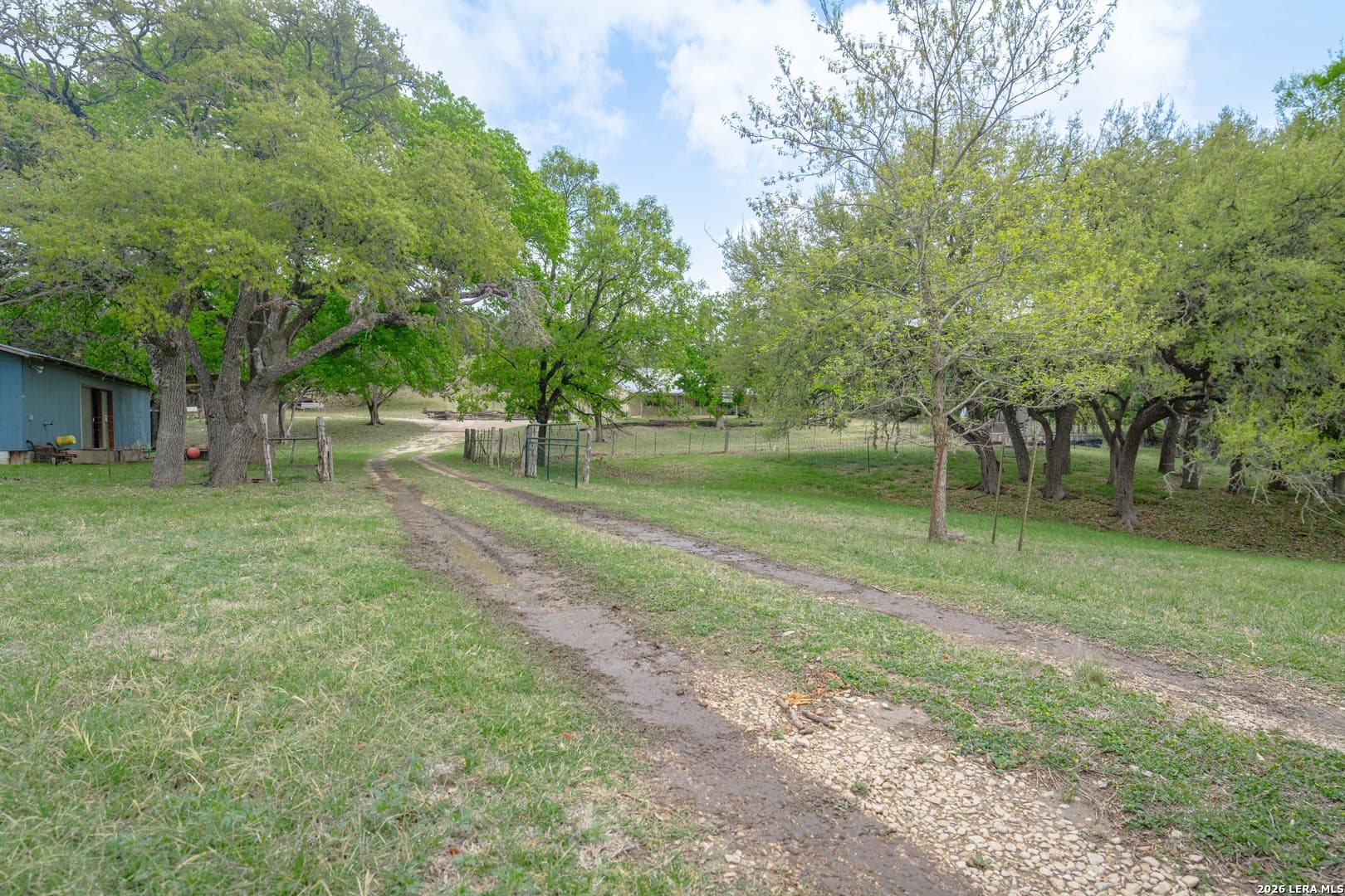 13.72 acres in Kerr County gallery image 4