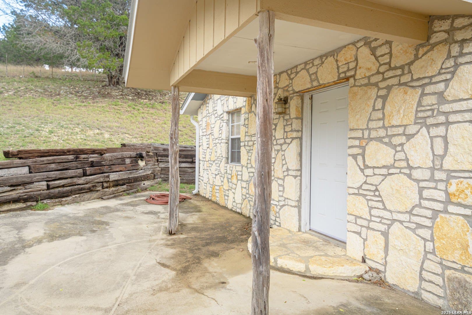 13.72 acres in Kerr County - photo 18