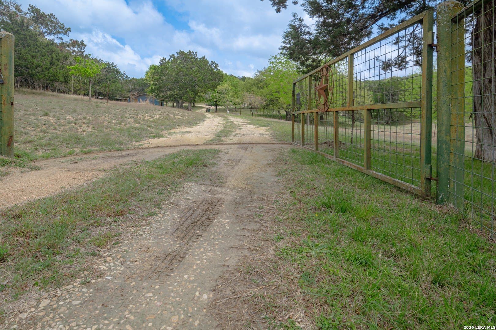 13.72 acres in Kerr County gallery image 3